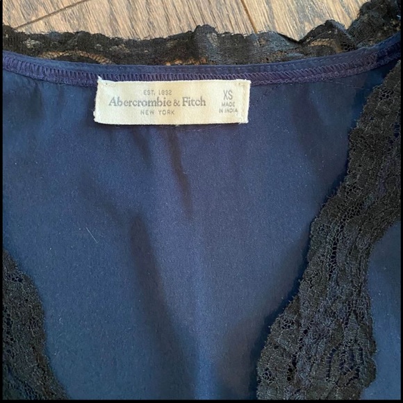 Abercrombie and Fitch lace trim top - Picture 2 of 2
